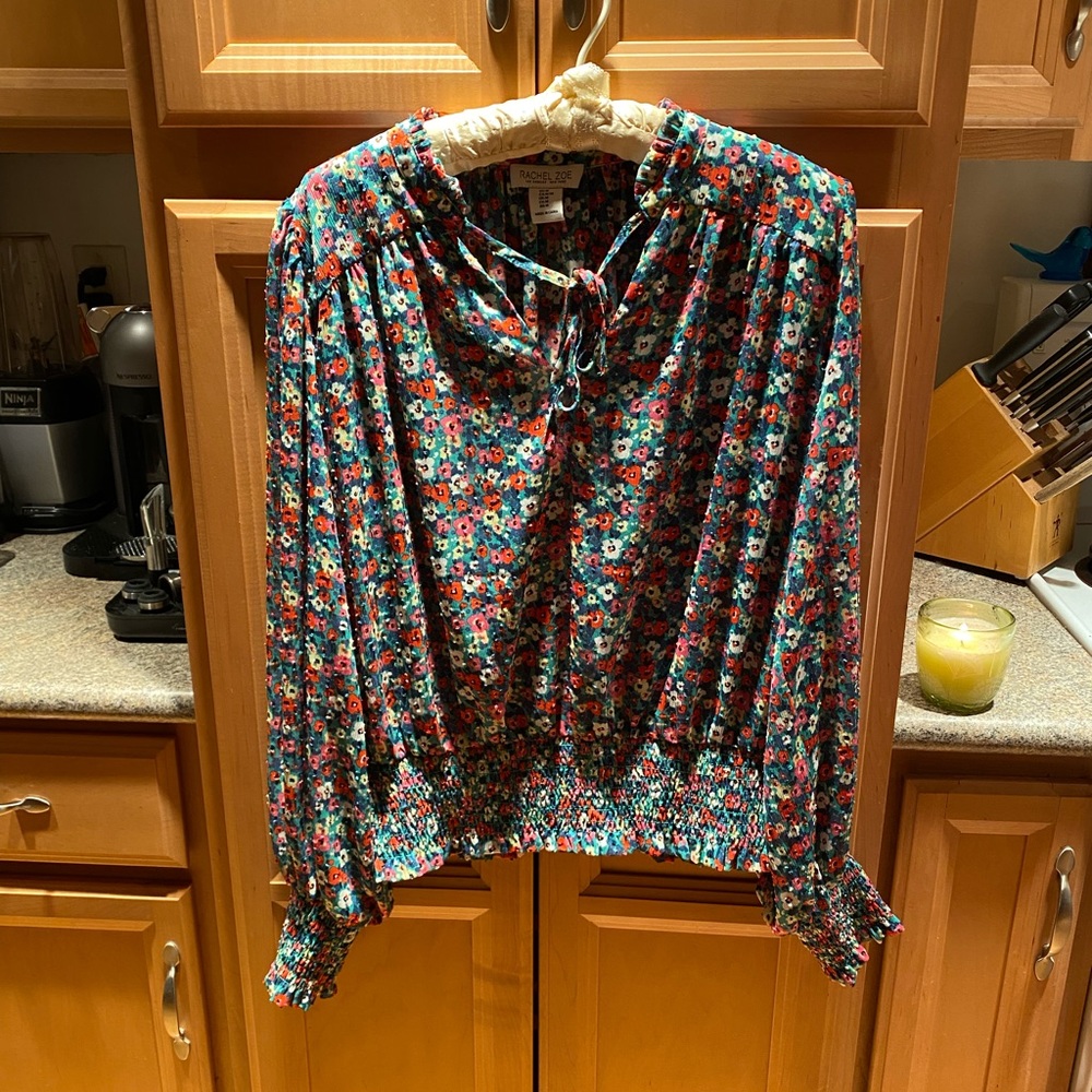Rachel Zoe very good used condition blouse.